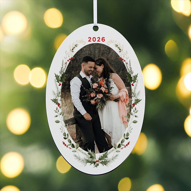 Oval Wreath Personalized Ornaments