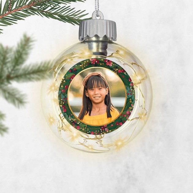 Encircling Wreath Personalized Ornaments